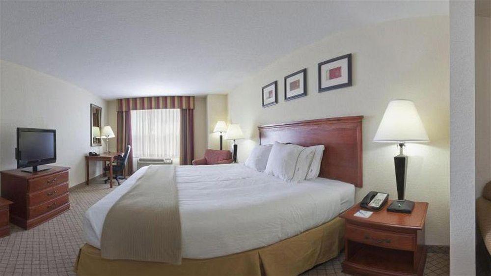 Holiday Inn Express Hotel & Suites Tampa-Fairgrounds-Casino By Ihg Εξωτερικό φωτογραφία