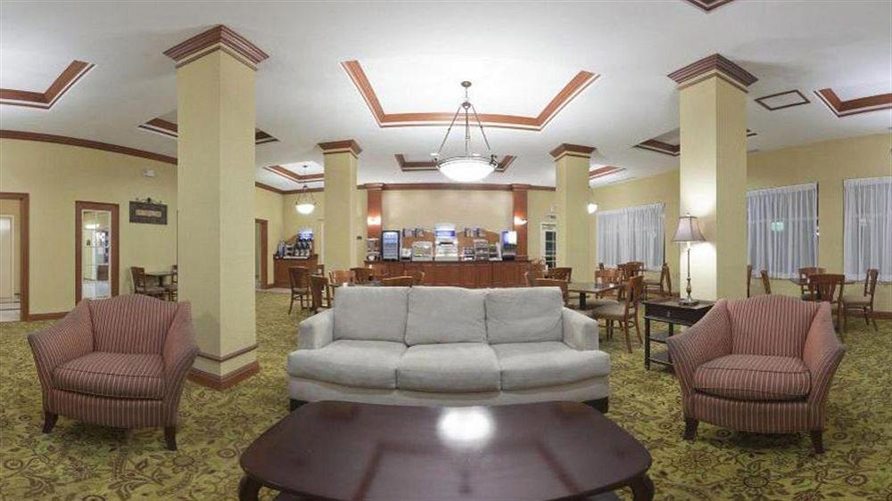 Holiday Inn Express Hotel & Suites Tampa-Fairgrounds-Casino By Ihg Εξωτερικό φωτογραφία