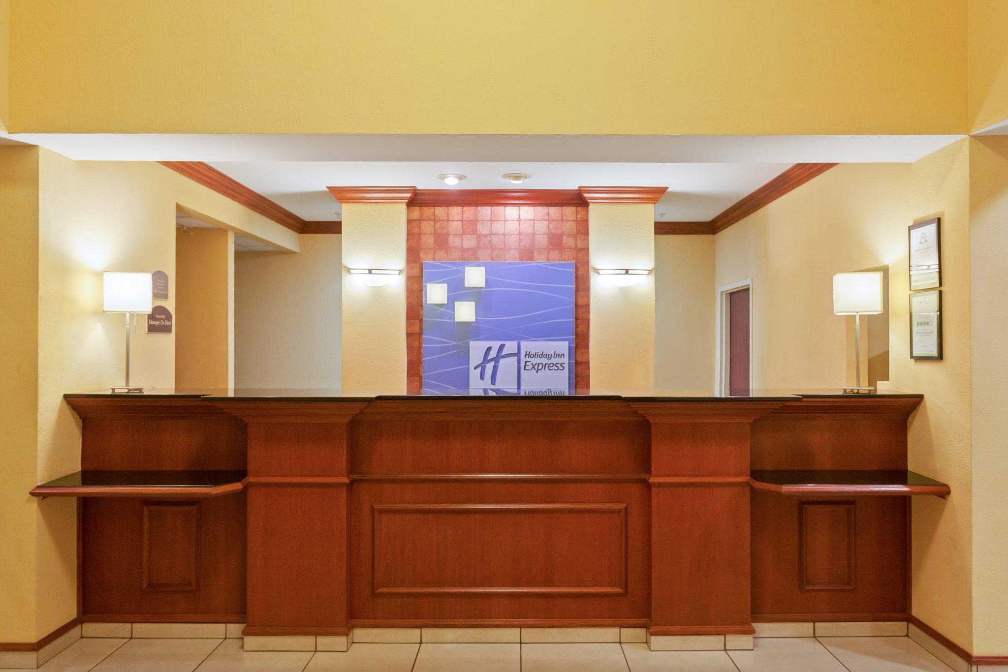 Holiday Inn Express Hotel & Suites Tampa-Fairgrounds-Casino By Ihg Εξωτερικό φωτογραφία