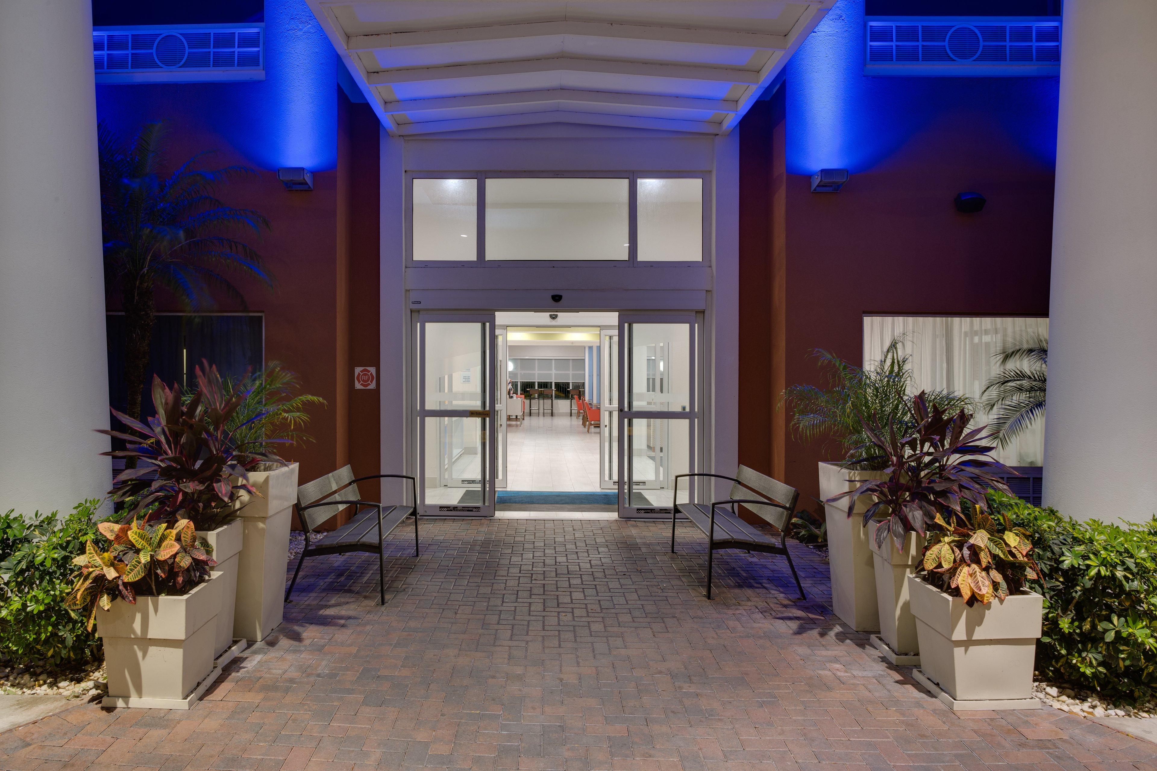 Holiday Inn Express Hotel & Suites Tampa-Fairgrounds-Casino By Ihg Εξωτερικό φωτογραφία