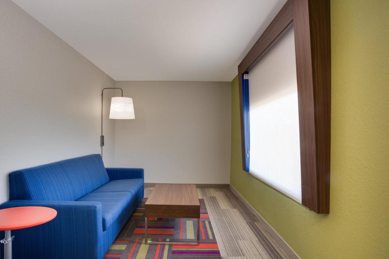 Holiday Inn Express Hotel & Suites Tampa-Fairgrounds-Casino By Ihg Εξωτερικό φωτογραφία