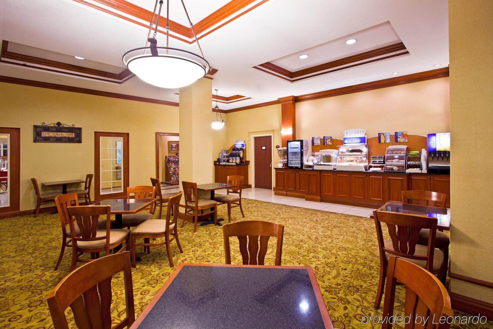 Holiday Inn Express Hotel & Suites Tampa-Fairgrounds-Casino By Ihg Εστιατόριο φωτογραφία
