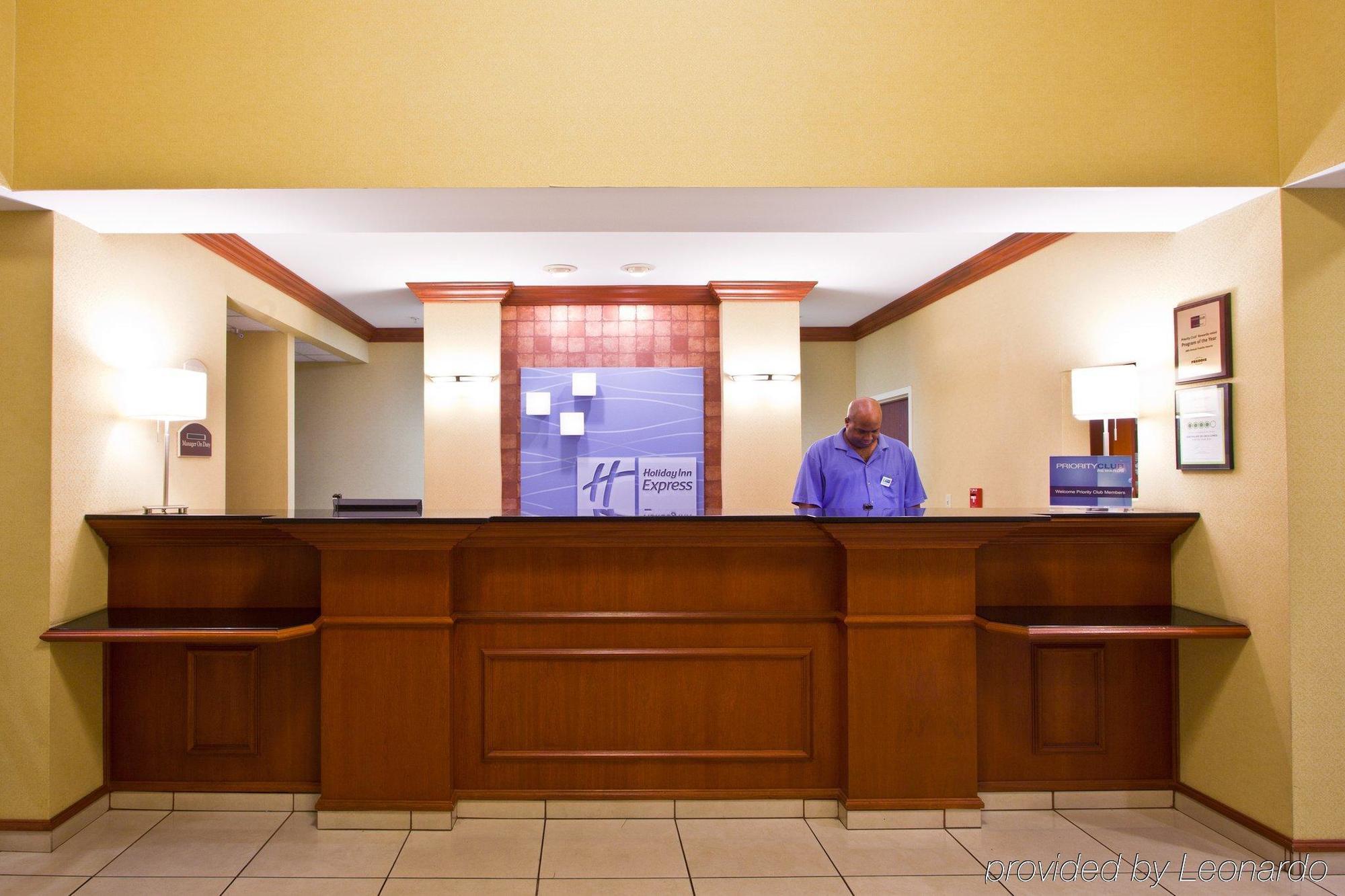 Holiday Inn Express Hotel & Suites Tampa-Fairgrounds-Casino By Ihg Εσωτερικό φωτογραφία