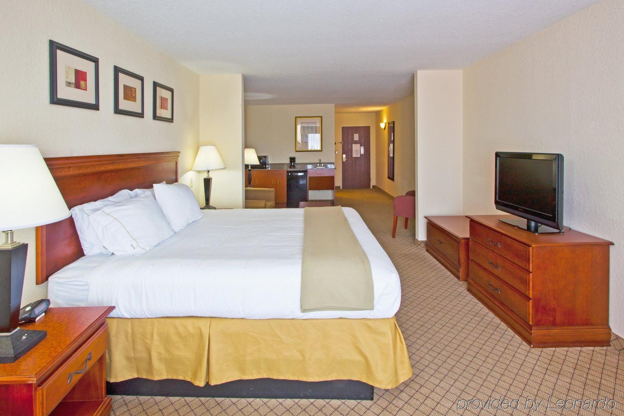 Holiday Inn Express Hotel & Suites Tampa-Fairgrounds-Casino By Ihg Δωμάτιο φωτογραφία