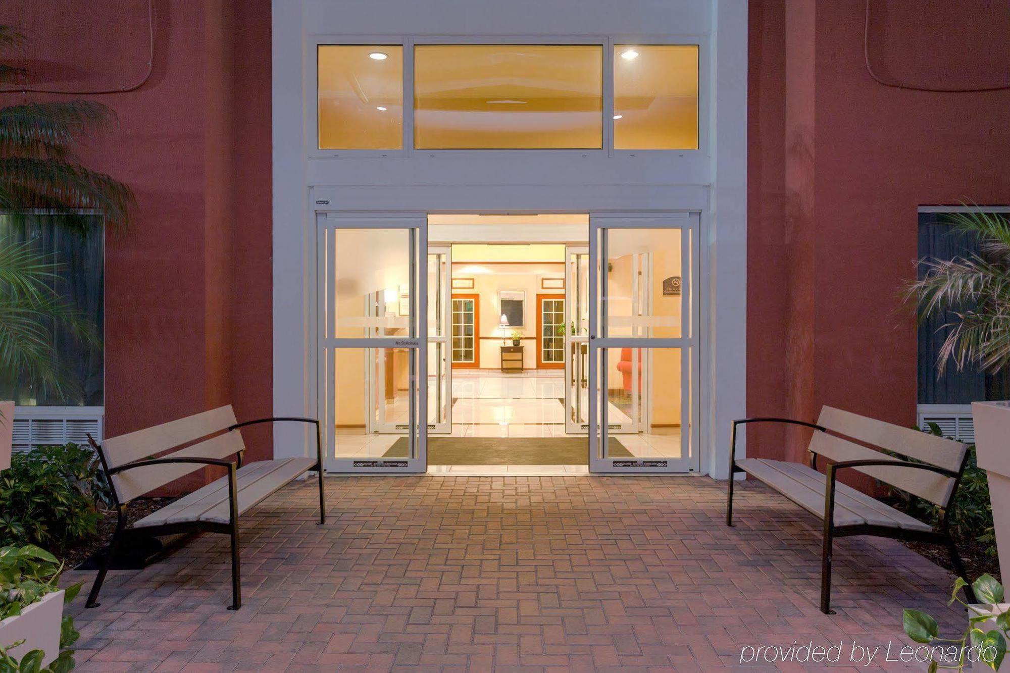 Holiday Inn Express Hotel & Suites Tampa-Fairgrounds-Casino By Ihg Εξωτερικό φωτογραφία