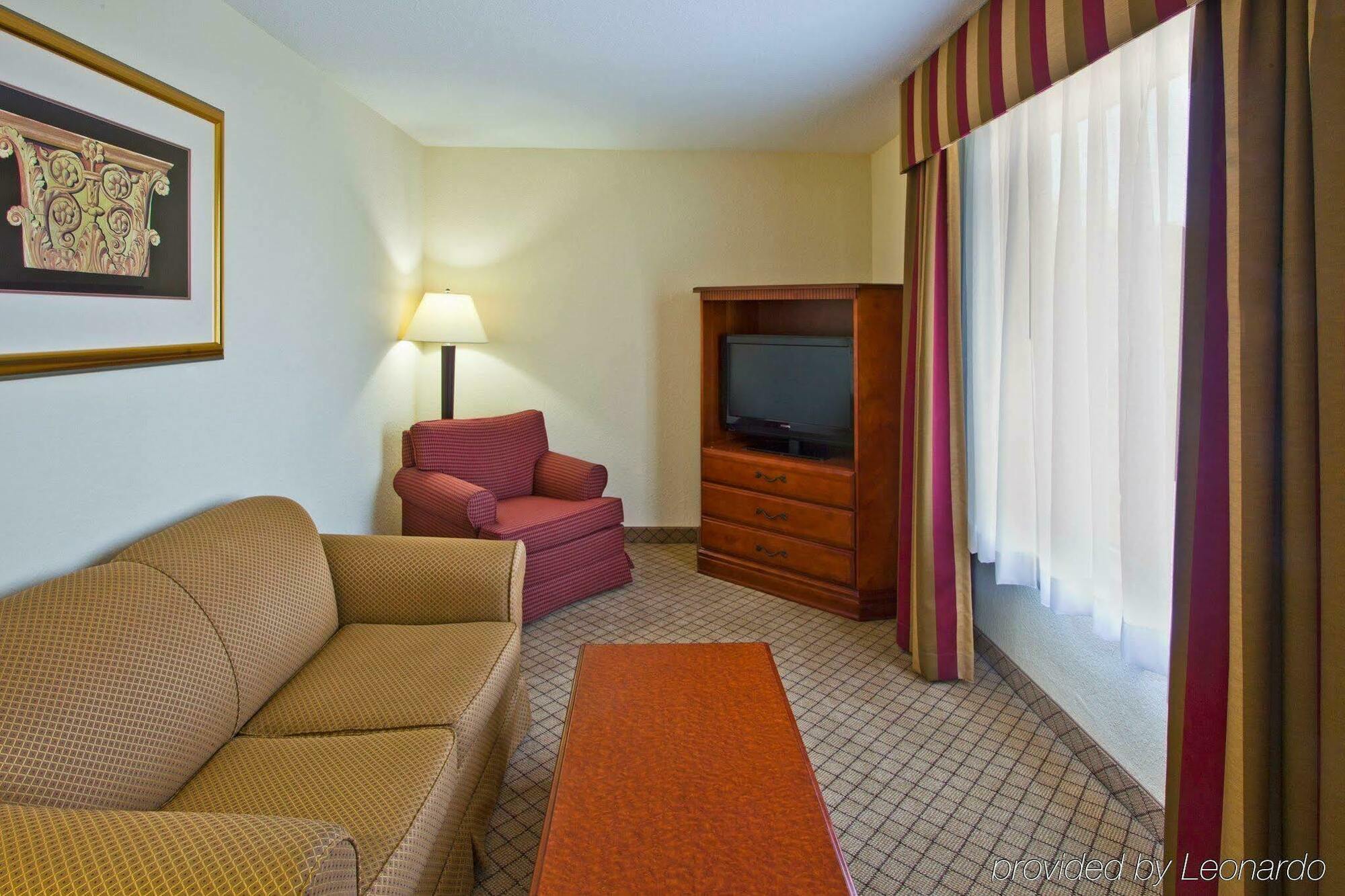 Holiday Inn Express Hotel & Suites Tampa-Fairgrounds-Casino By Ihg Δωμάτιο φωτογραφία